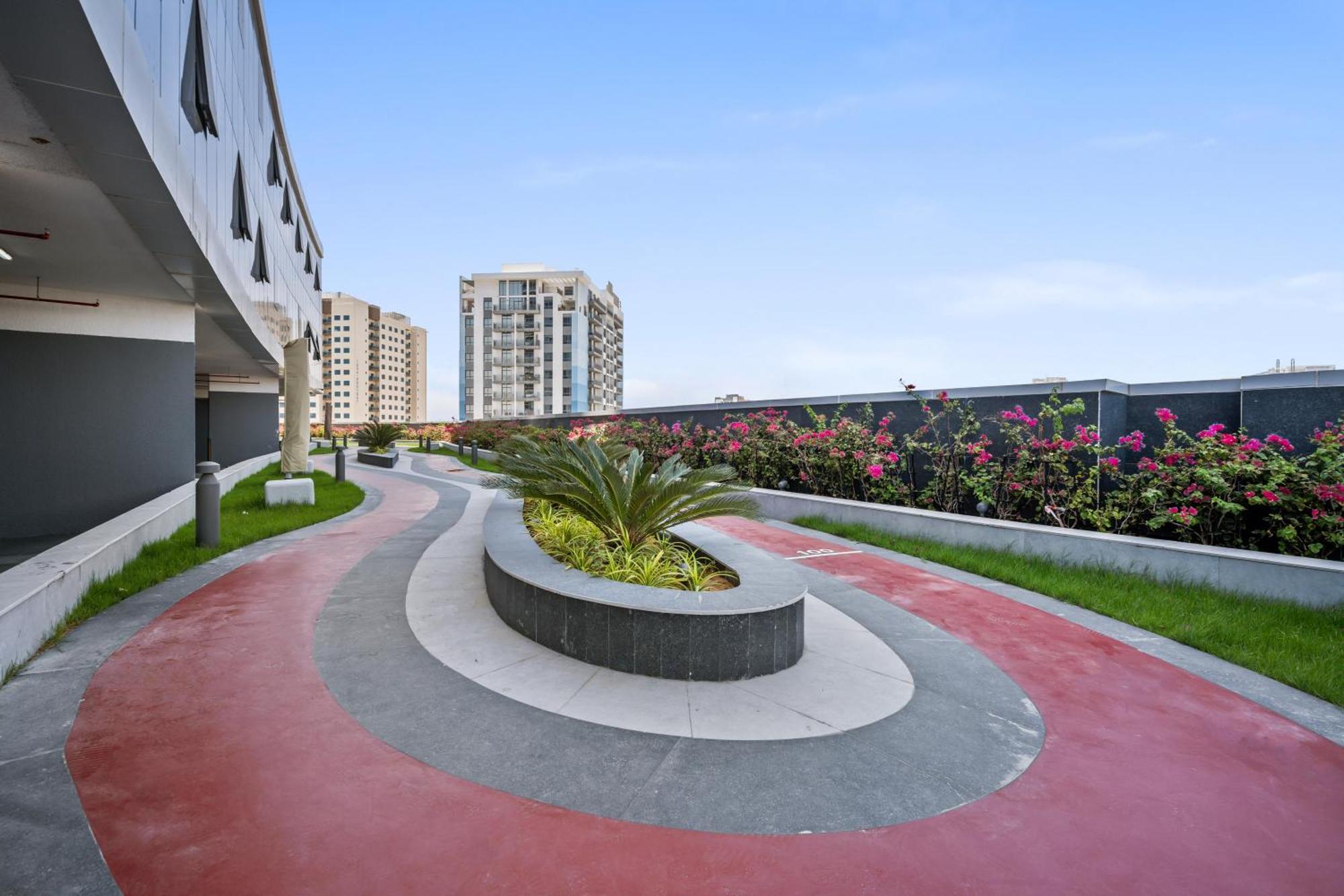 Elegant With Close Kitchen - Dubialand * Dubai