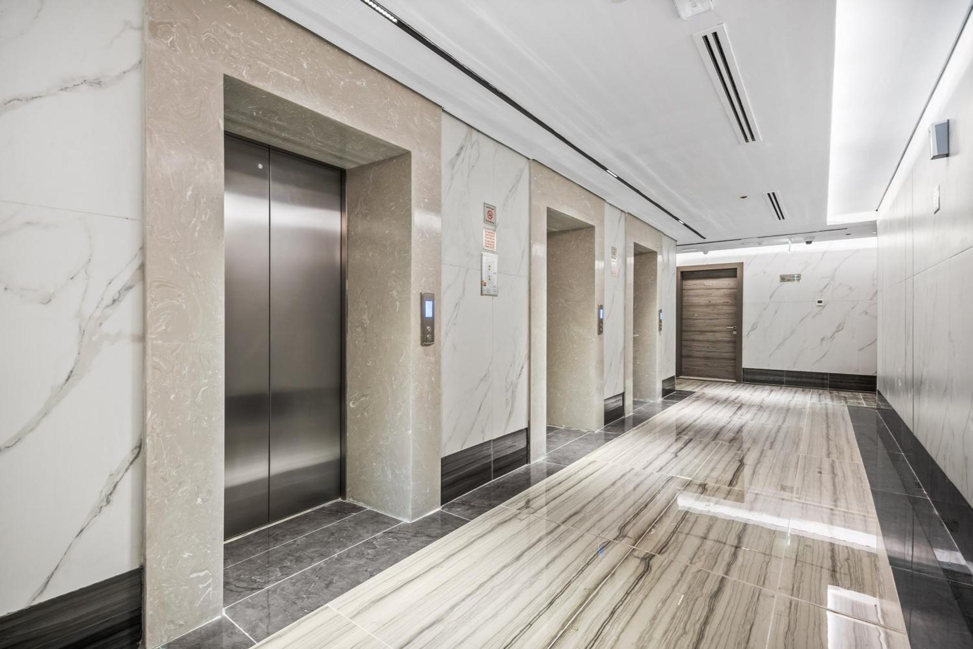 Elegant With Close Kitchen - Dubialand